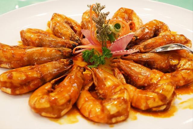 经典油焖大虾，鲜美口感，家常美食的完美诠释