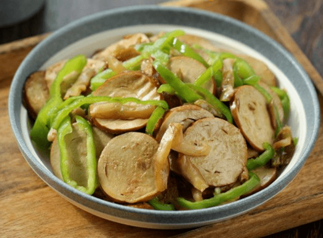 美味素食佳肴，素鸡豆腐韭菜辣椒炒制攻略