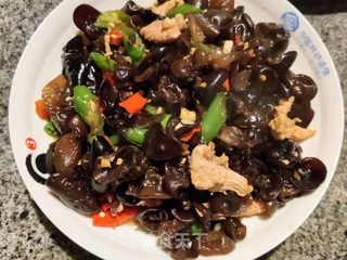莲藕木耳炒肉片，家常美食中的健康佳肴