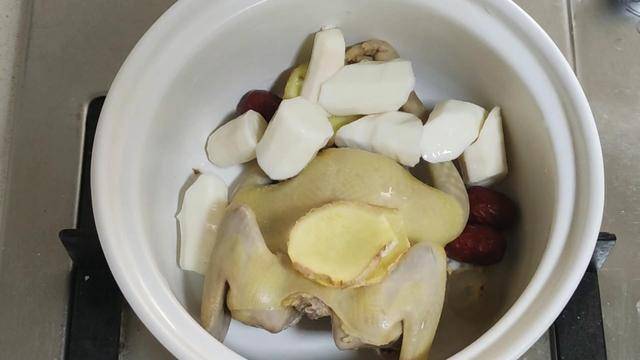 煲孕妇鸽子汤的做法
