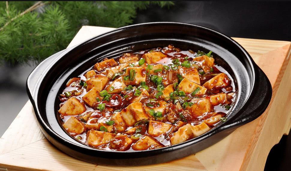 潮汕嫩豆腐焖肉，传统美食的魅力与家常做法解析