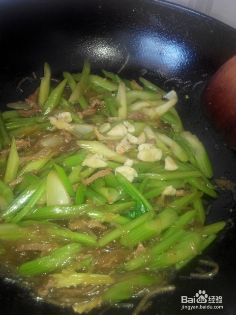 粉条炒芹菜，家常美味，健康养生