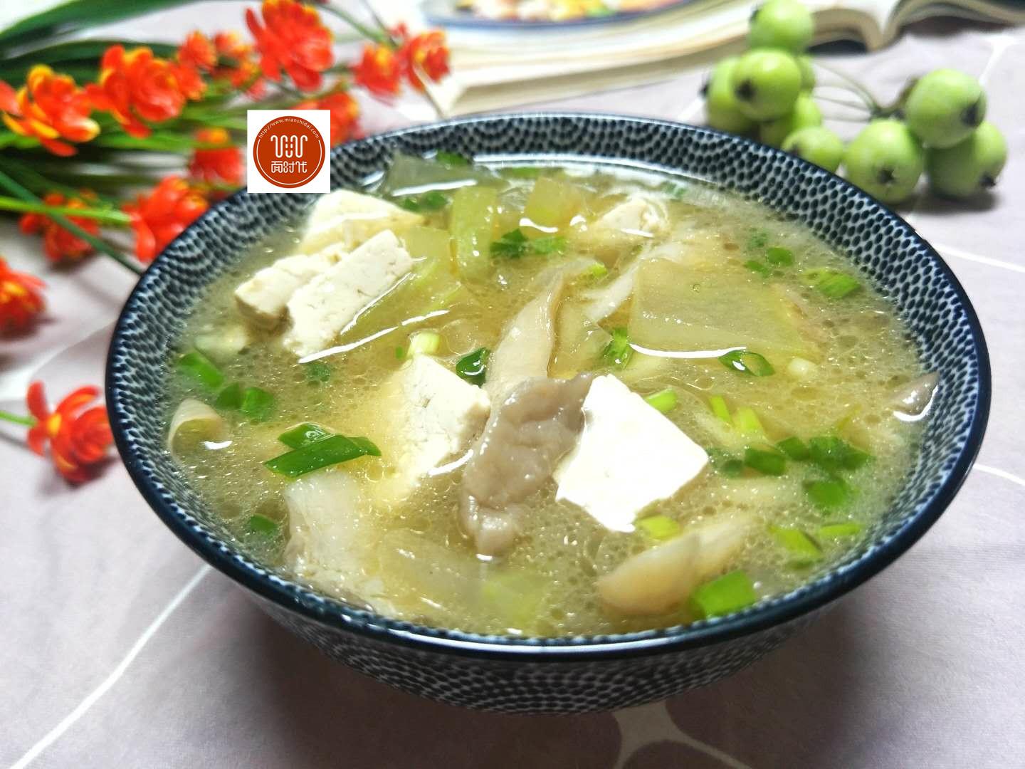 日式豆腐蘑菇煮汤，温暖心灵的美味汤品