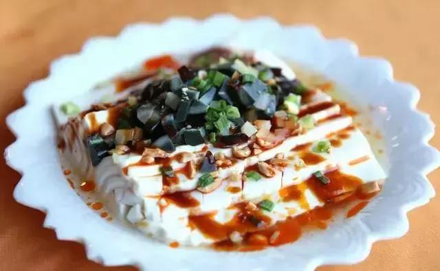 夏日清凉凉拌豆肠，美味与健康的双重享受