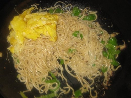 美食鸡蛋辣子面的做法
