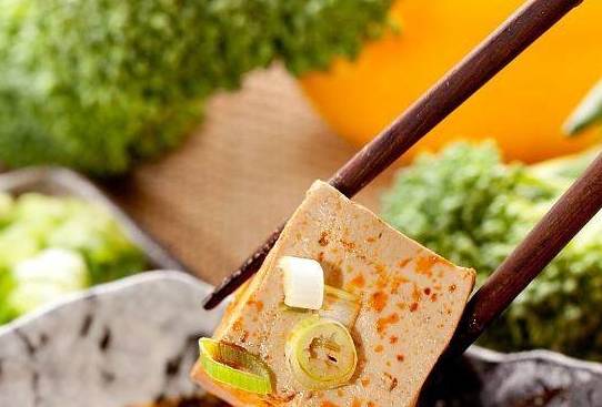 豆腐黄栗子，传统美食的现代魅力与家常做法解析