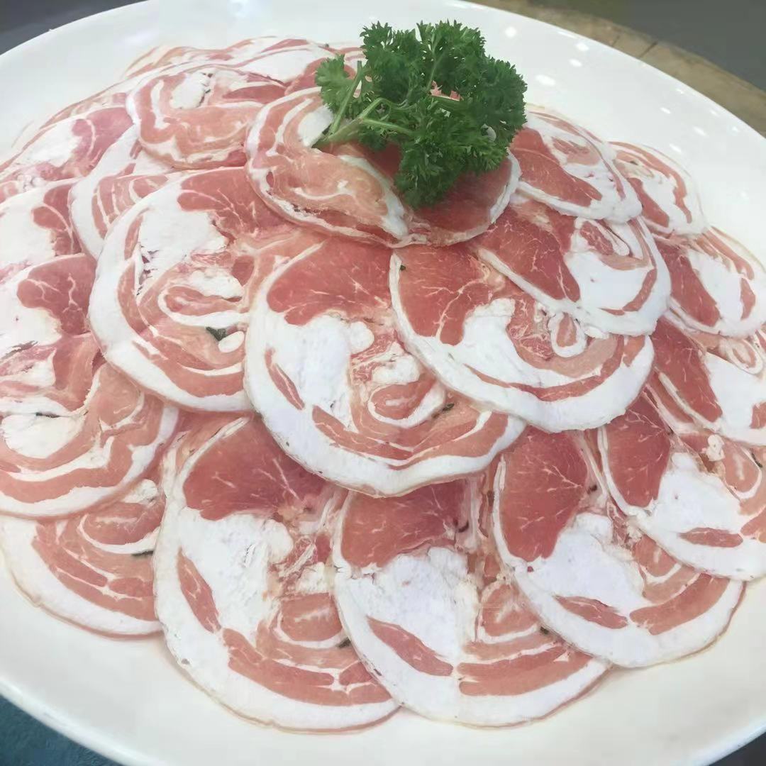 独特风味融合，羊蝎子火锅与臭豆腐的美食之旅
