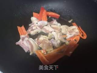 干煸空心油豆腐，家常美食的绝妙口感与营养奥秘