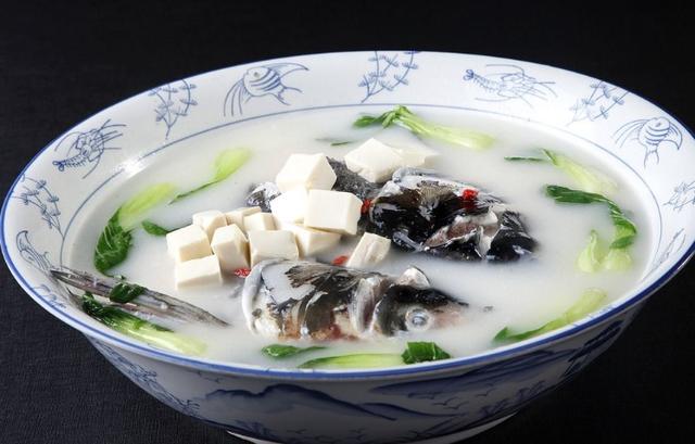 红烧鳗鱼豆腐汤，鲜美滋补的家常佳品