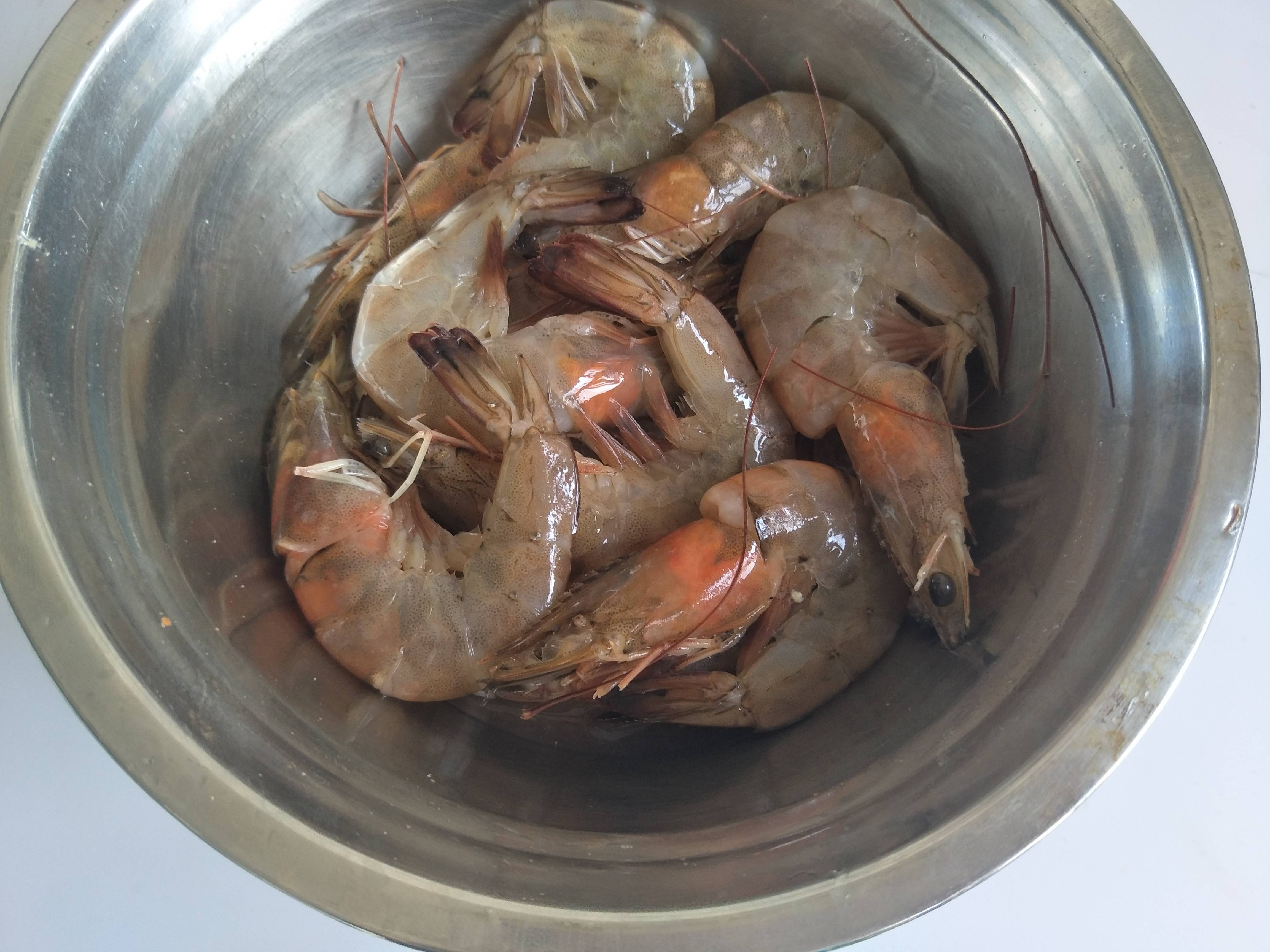 大虾干煮排骨粥的做法