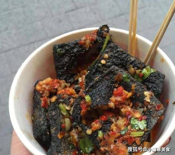 老式腌制黑臭豆腐，传统美食的魅力与家常做法揭秘