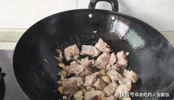 左右排骨一起炖汤的做法