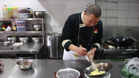 饭豆和排骨的做法视频大全
