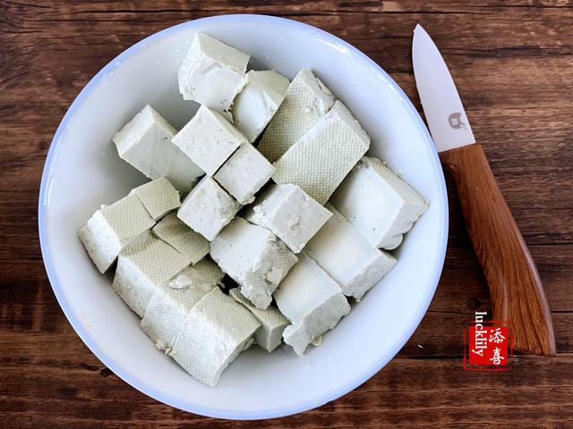 臭豆腐麻酱馒头的独特魅力，味道与营养的完美融合