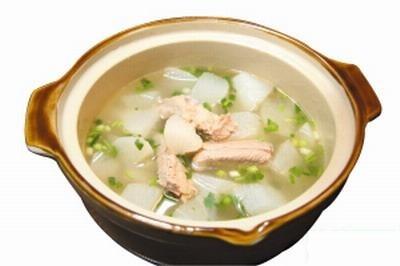 排骨白萝卜豆腐泡的家常做法与养生功效