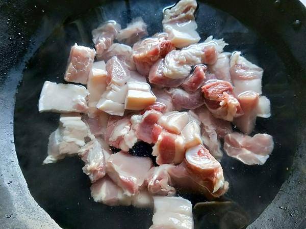食堂美味重现，油豆腐蒸肉沫的家常做法与营养解析