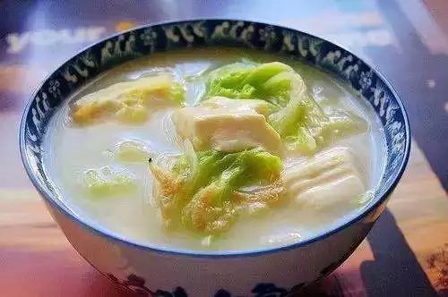 灯笼豆腐煮白菜，一道温暖的养生佳肴