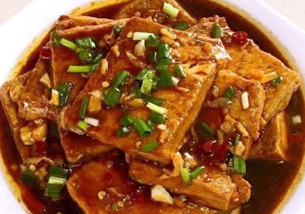 南瓜洋芋焖豆腐，温暖味蕾的素食佳肴