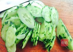 黄瓜酸菜肉丝汤的做法