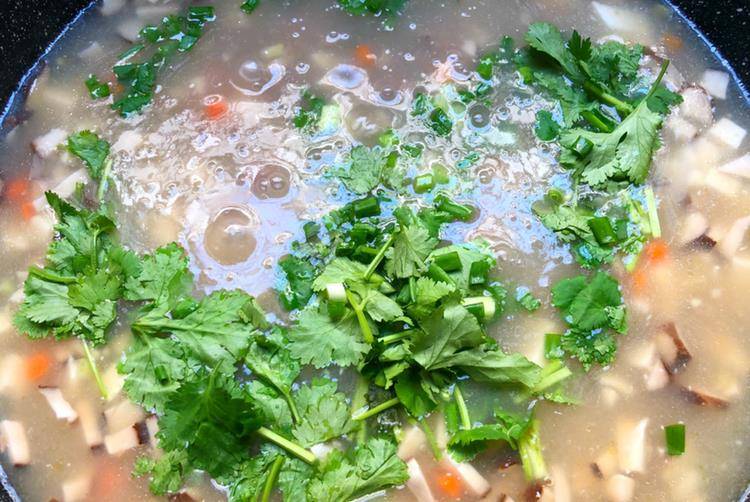 豆腐粉丝煲牛肉，暖胃佳肴，简单易做又营养满分