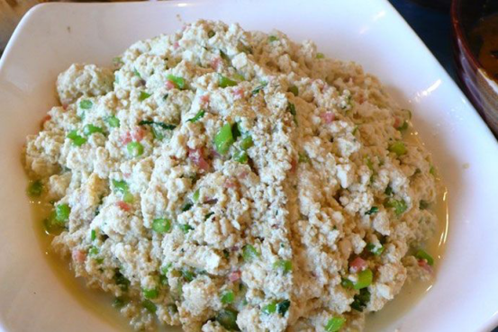 小豆腐蘸水，家常美食的绝妙搭配，解锁味蕾新体验