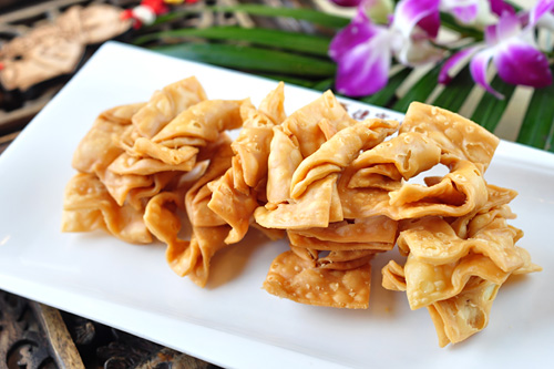 家常美食的魅力，炸排叉的制作与食用指南