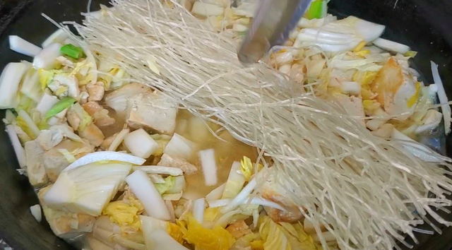 豆腐粉条大葱炖，家常美味营养全解析