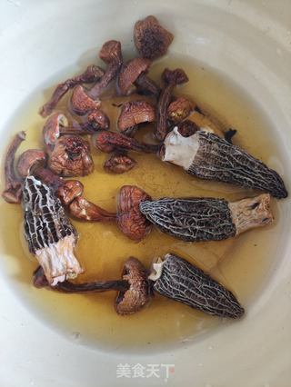 鲍鱼杂菇汤的做法