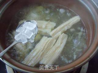 腐竹虾干汤的做法