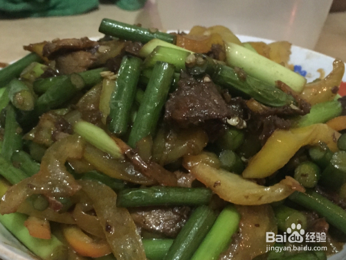 豆腐干蒜苔，家常美食的鲜美搭配与营养奥秘
