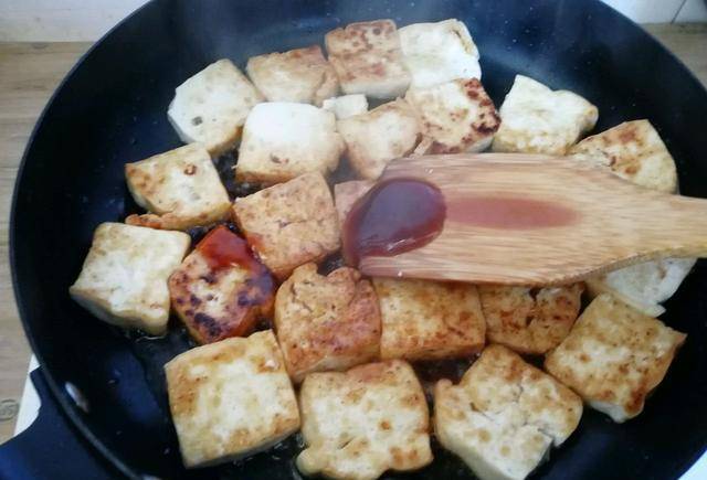 家常美味，大料卤水豆腐的制作秘诀与营养价值