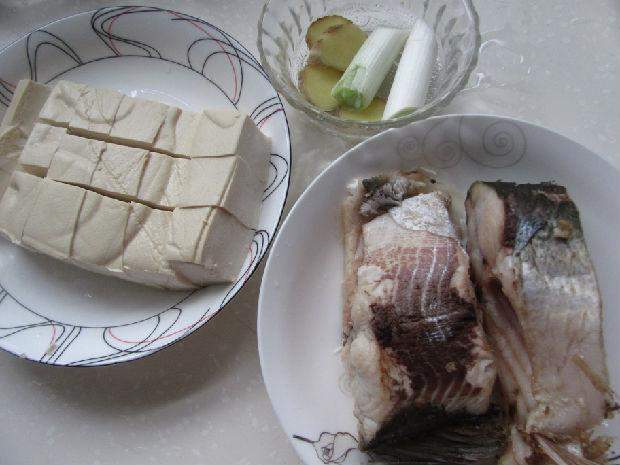 鲢鱼豆腐的做法
