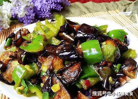 红烧皮蛋拌豆腐丝，家常美味，营养又解馋