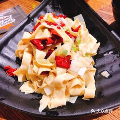 东北炝拌干豆腐，家常美味，唤醒味蕾的美食之旅