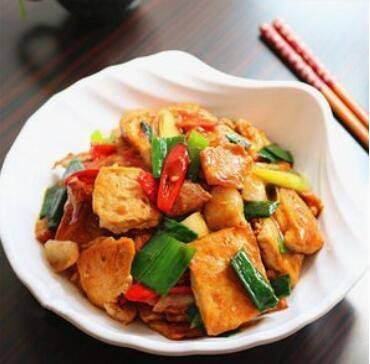 家常豆腐炒面筋，美味升级，健康加倍！