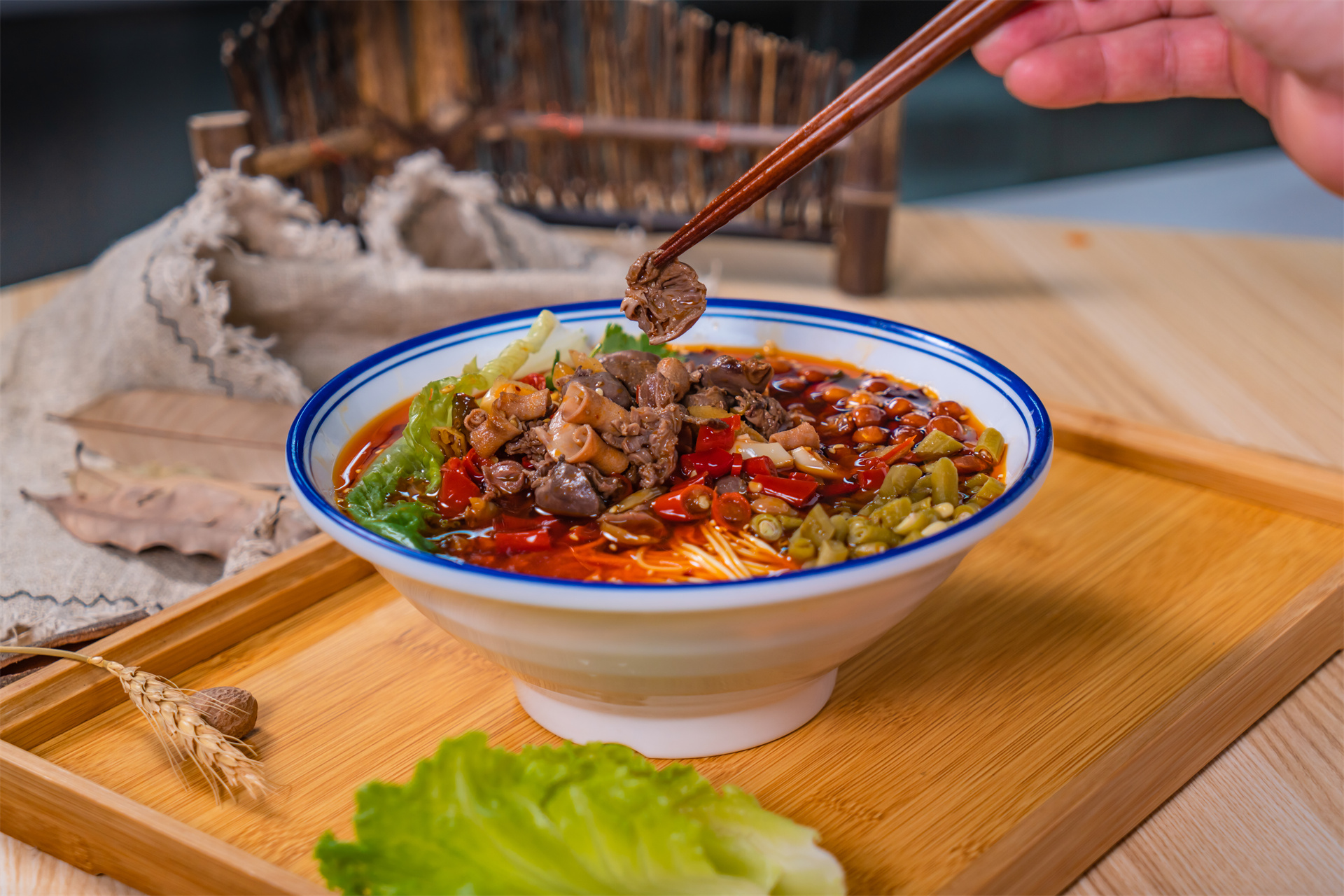 重庆水面，一碗麻辣鲜香的水面，唤醒你的味蕾