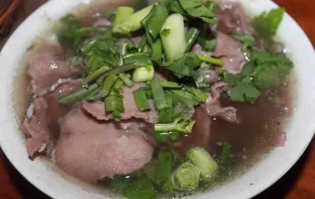 咸肉烧豆腐笋子，传统美食的鲜美融合