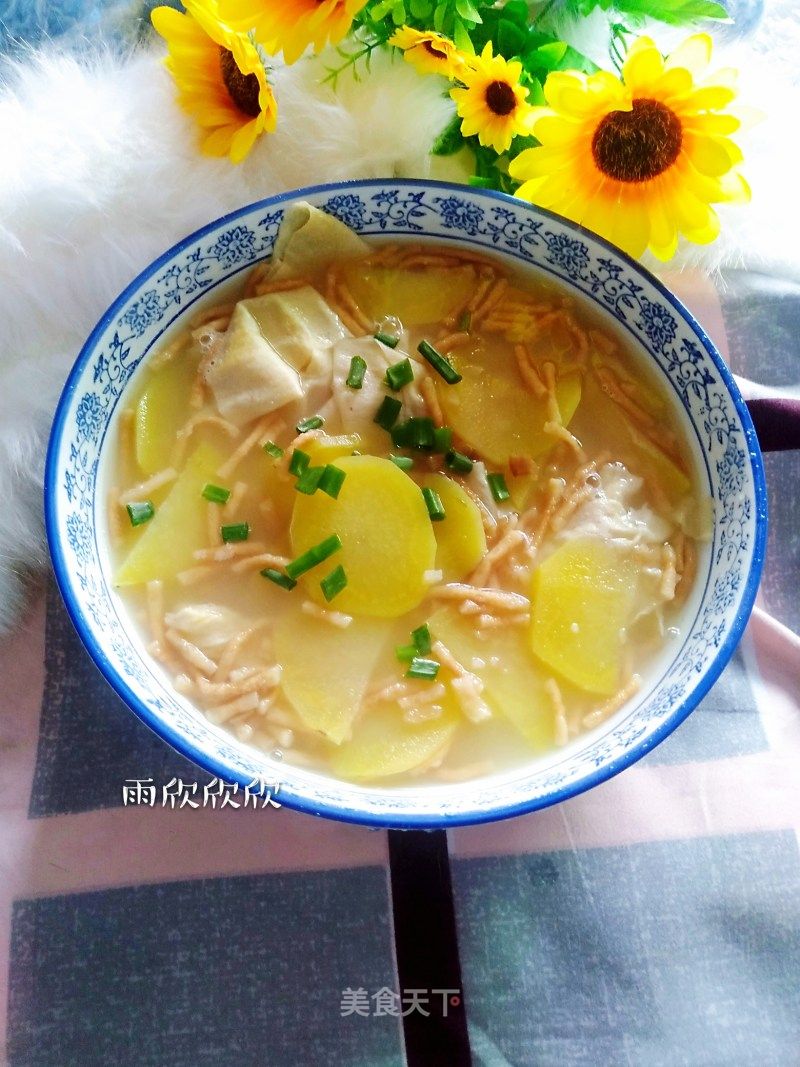洋芋拌汤，家常美食的温暖魅力