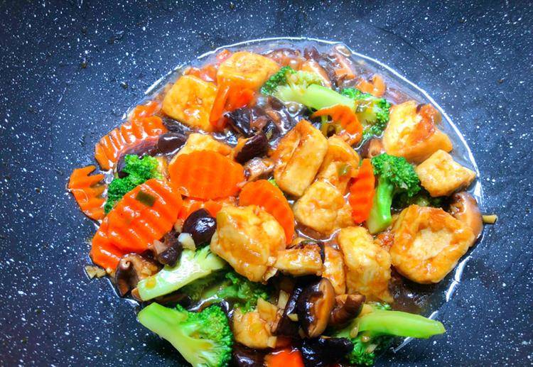 杂蔬焖豆腐，美味与健康的双重享受