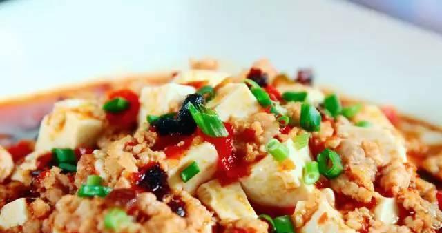 家常美食新滋味——蒜泥煮油豆腐的制作与功效解析