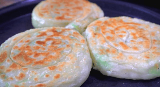 鸡蛋面粉粑粑，家常美味，营养满分，轻松学会制作！