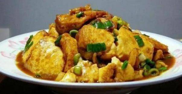 土豆焖排骨豆腐，家常美食的全新演绎