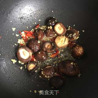 香菇煲油豆腐的做法
