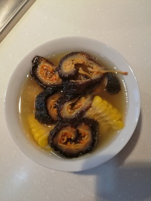玉米排骨海参汤的做法