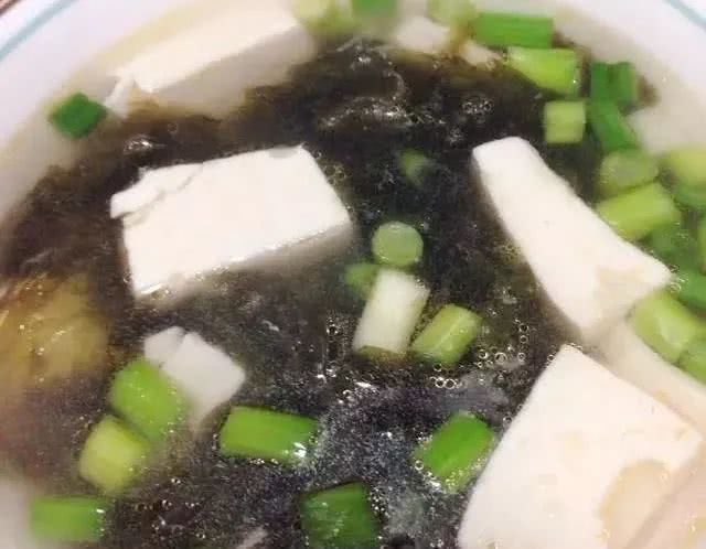 紫菜豆腐虾皮汤的做法