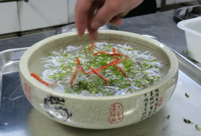 鲢鱼酿豆腐，鲜美口感与营养价值的完美融合