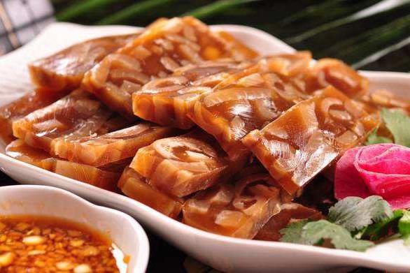 卤菜冻豆腐，家常美食中的美味与营养
