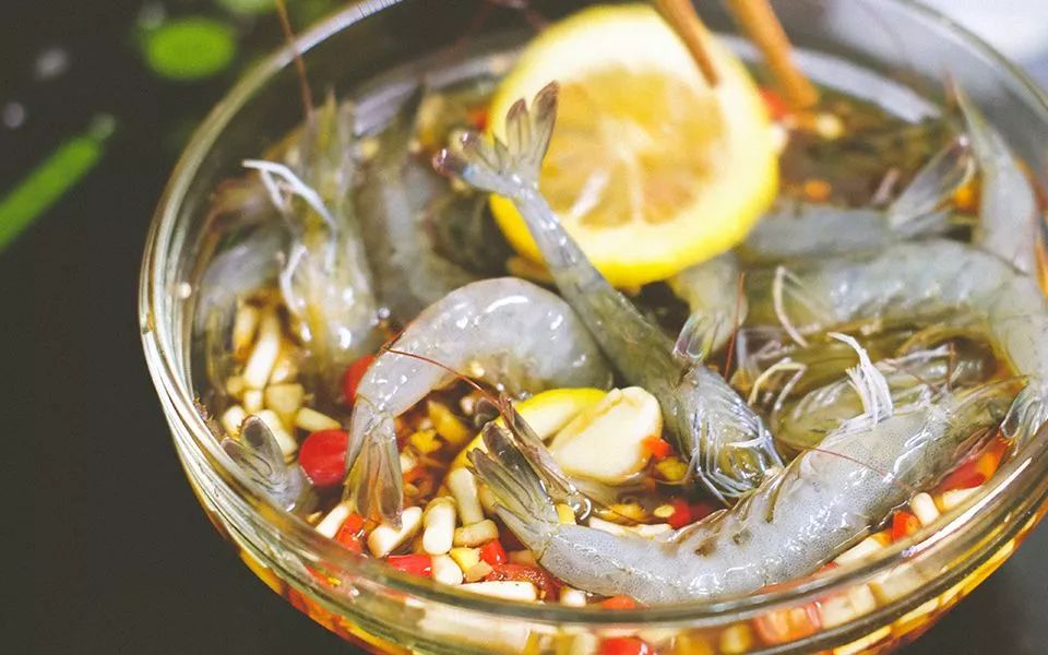 醉虾美食探秘，本帮醉虾的制作与功效解析
