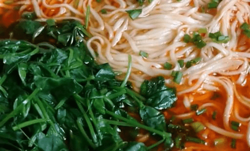 豆腐串丸子的独特魅力，一碗面条中的美味秘诀
