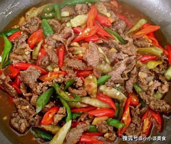 豆腐煲牛肉粒，营养美味，温暖冬日里的家常佳肴